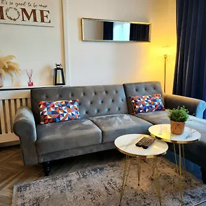 Apartment Stylish Serviced Studio Flat With Parking Located Just Off The Vibrant Mansfield Road, Nottingham